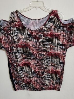 Cold-Shoulder Dot-Print Blouse in Pink and Black
